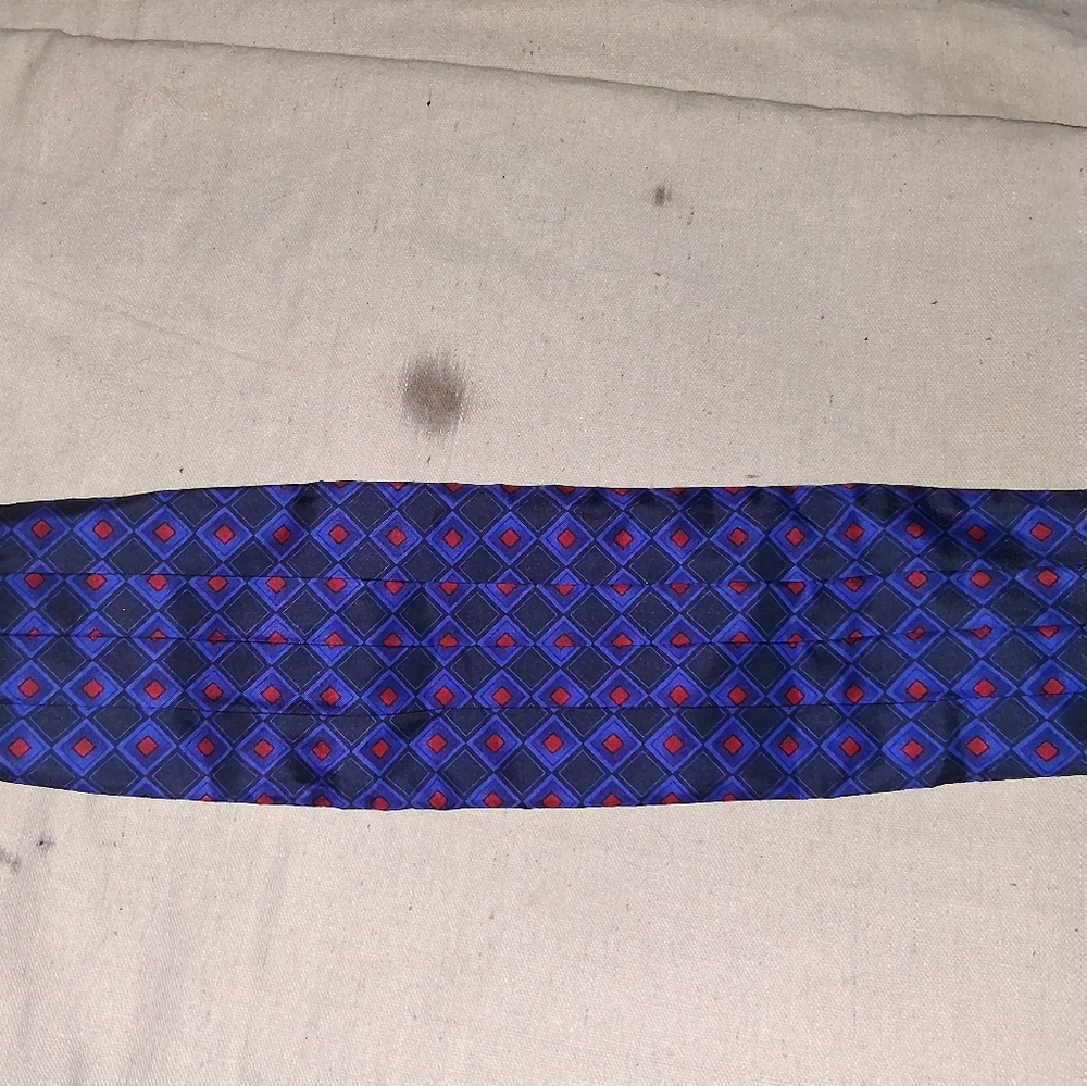 Frederick Theak Cumberbund Blue With Red Diamond Pattern